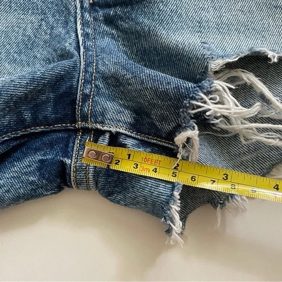 AGOLDE Parker CutOff Denim Short in Clutch - Picture 13 of 13